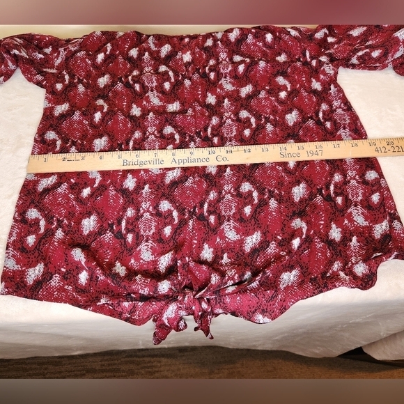 NWOT West Kei Tie Front Top Red, Gray & Black Size XS - Picture 9 of 12